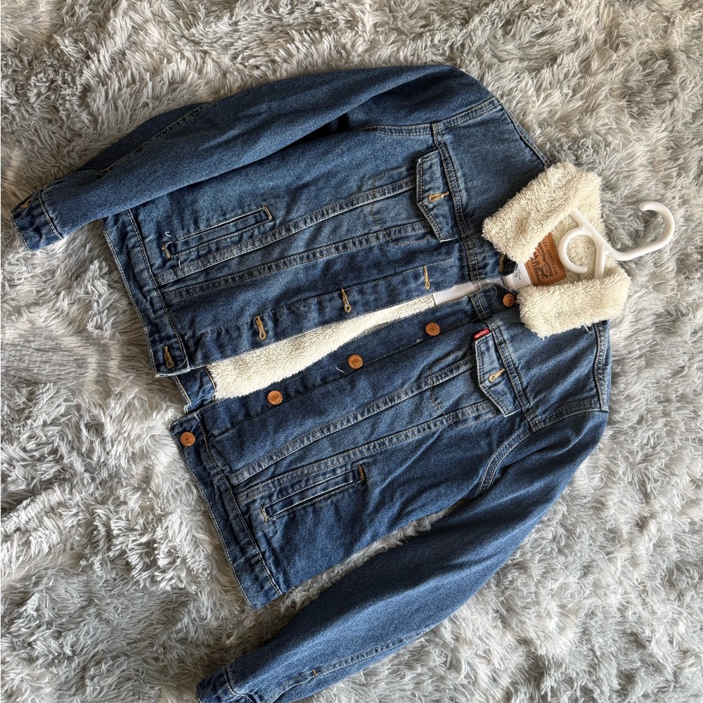 Levi's Cream Sherpa Jacket NWT